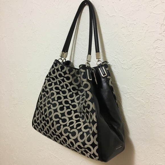 Coach Handbags - Beautiful Coach C Logo Bag